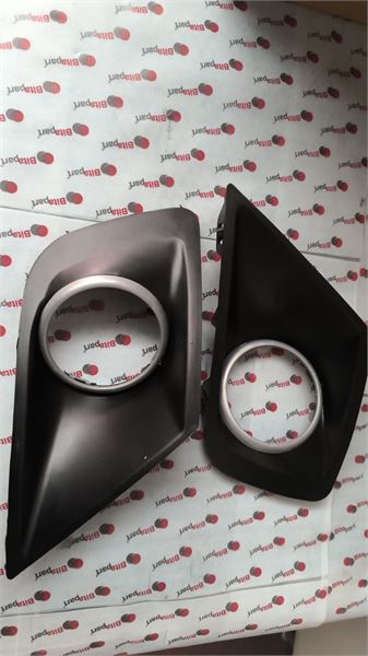 BİTAPART BPE309038 — ÖN TAMPON SİS FAR ÇERÇEVESİ TAKIM GRİ PEUGEOT 207