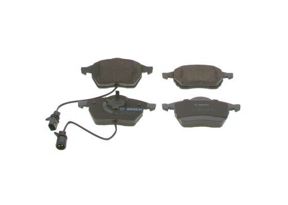 BOSCH 0986424482 — FREN BALATA ÖN VOLKSWAGEN PASSAT 97-05 AUDI A4 99-05 A6 98-05 18T 19 KULAKLI FİŞLİ