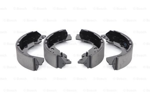BOSCH 0986487922 — PABUÇLU BALATA (300X563 MM) FORD RANGER 11 NISSAN NAVARA 06 RENAULT ALASKAN 23 DCI 17