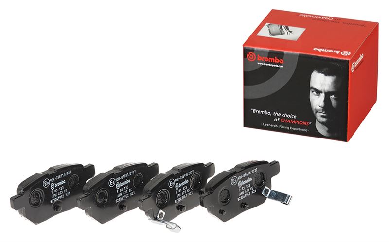 BREMBO P83133 — ARKA FREN BALATA TOYOTA AURIS. COROLLA 1.6L 1ZR-FE ZRE151 07-11 / 1.33L 1NR-FE NRE150 6 vites 10>