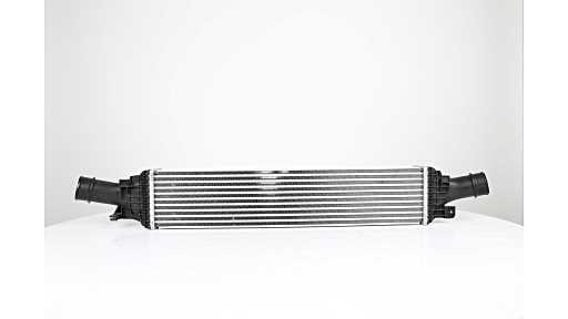BSG 90535014 — TURBO RADYATÖRÜ INTERCOOLER A4-A5-A6 CAGA-CNCD-CAEA-CDNB-CFKA 2,0 TFSI-2,0 TDI 08-12