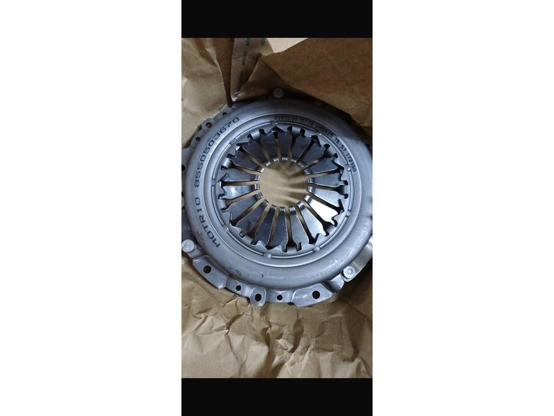 RENAULT 8550503670 — MOTRIO DEBRİYAJ SETİ (BASKI+DİSK) CLIO IV KANGOO DACIA LOGAN DUSTER 1.5DCI K9K 302057302R